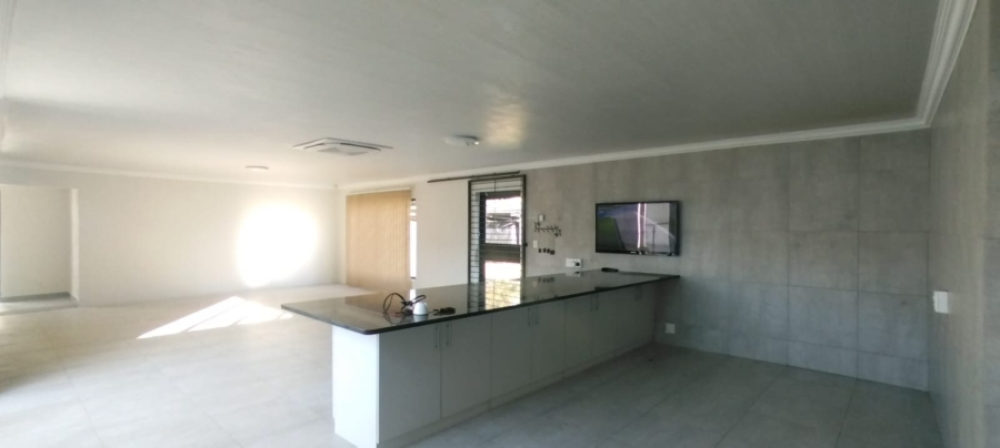 Commercial Property for Sale in Flamwood North West